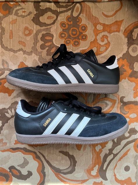 adidas long tongue samba.